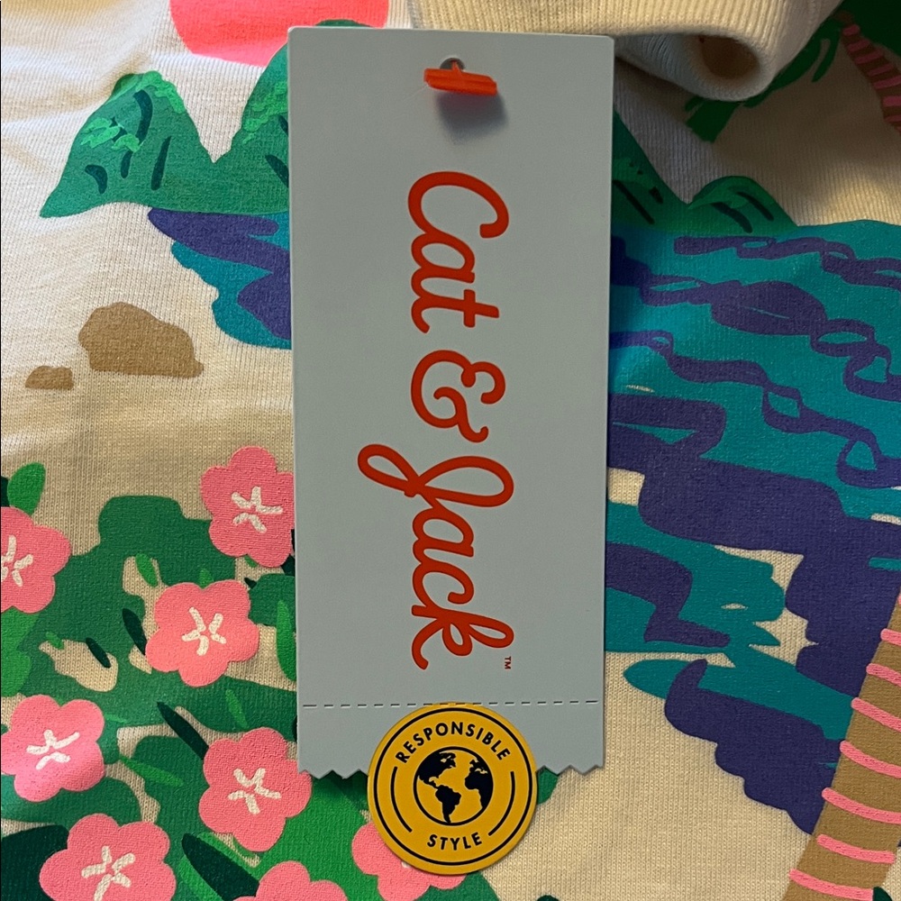 Cat & Jack Cream Tee with Tropical Scene total of 3 for 10$ - Picture 2 of 4